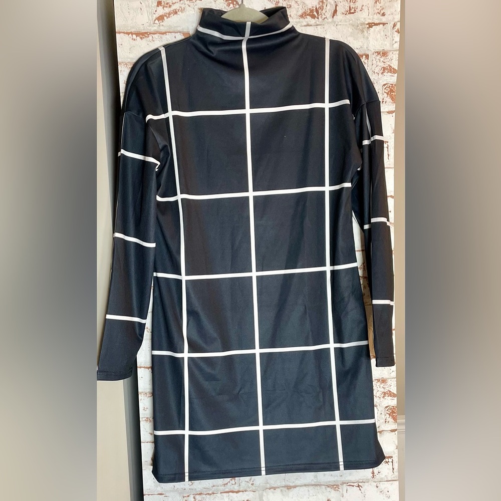 Unbranded Black and White Grid Pattern Turtleneck Dress